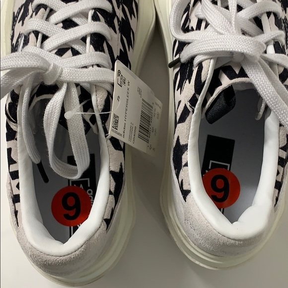 Adidas Hypersleek Originals NWT Statement Shoes - Picture 8 of 9